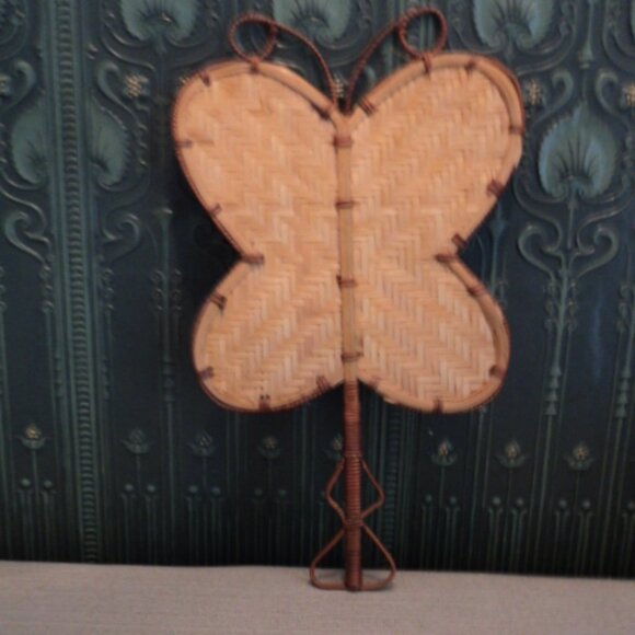 vintage wicker fan wall decor - Picture 1 of 2